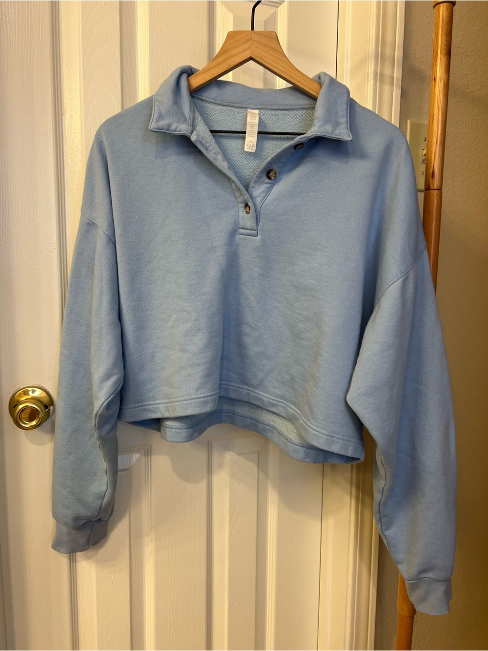 ALO Yoga Light Blue Cropped Polo Sweatshirt - Picture 2 of 9